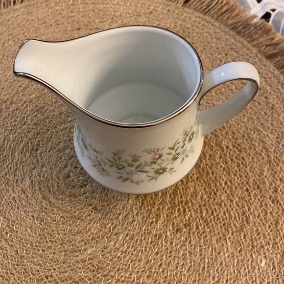 Noritake Savannah 2031 Creamer - Picture 2 of 4